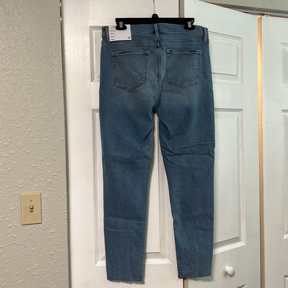 Loft jeans, BNWT. Light denim, high rise, light distressing, raw hem. - Picture 2 of 6